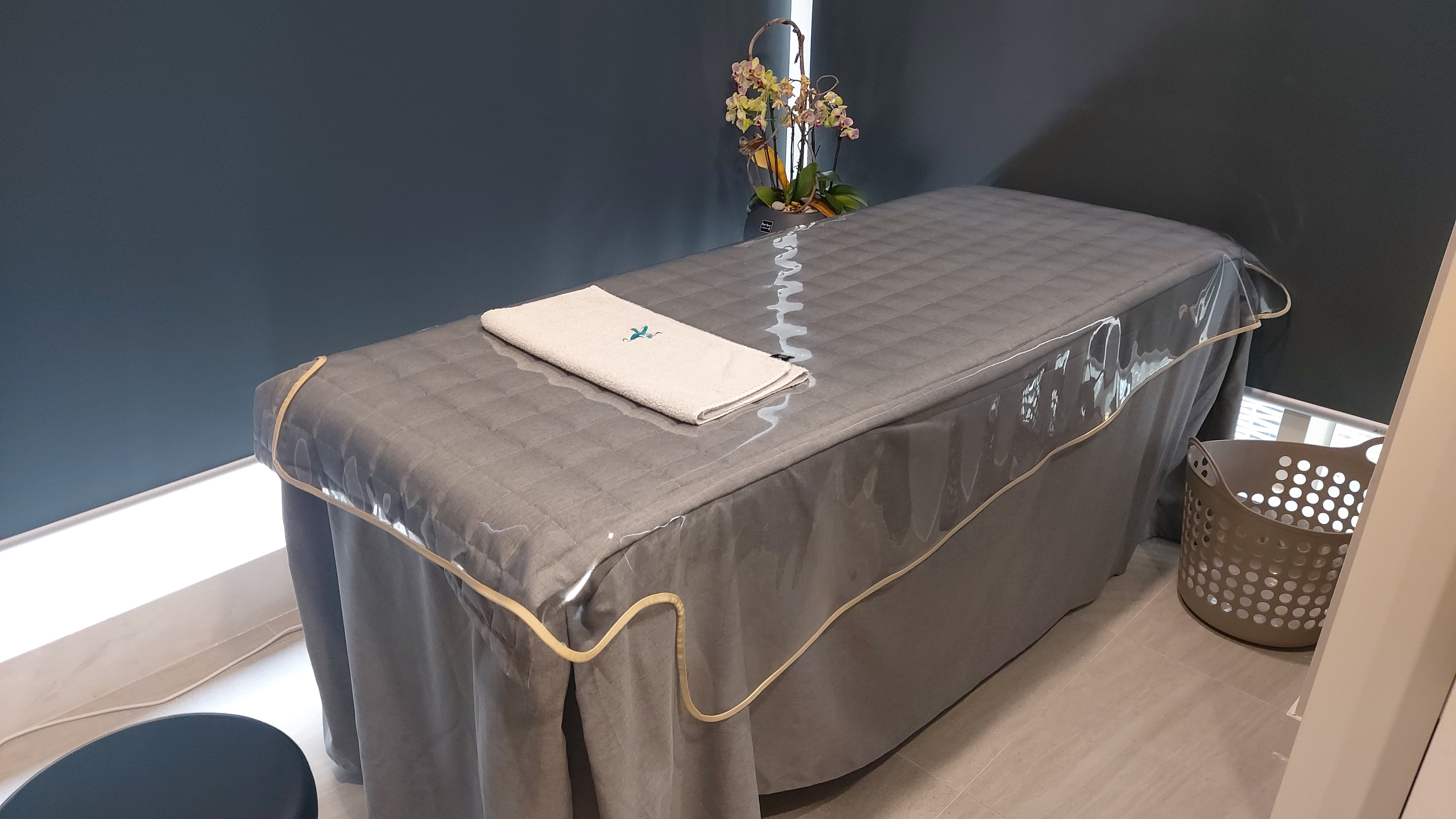 Chuna Therapy Room